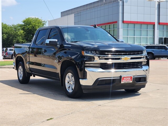 2020 Chevrolet Silverado 1500 LT photo 2