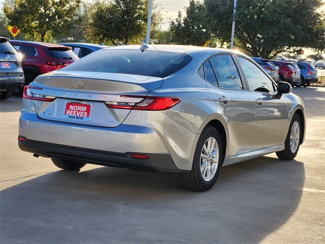 2026 Toyota Camry LE photo 2