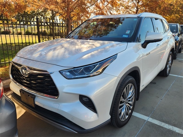 2021 Toyota Highlander Platinum's photo