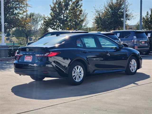 2026 Toyota Camry LE photo 3