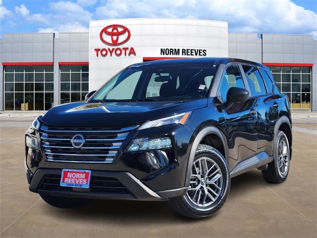 2024 Nissan Rogue S's photo