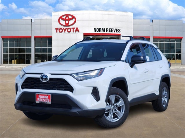 2025 Toyota RAV4 LE's photo