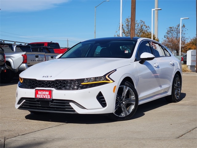 2024 Kia K5 EX's photo