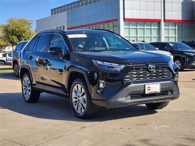 2025 Toyota RAV4 XLE Premium photo 2