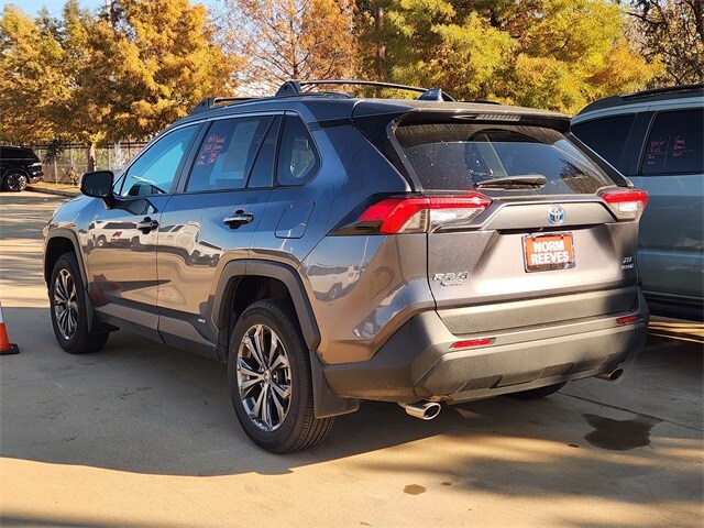 2024 Toyota RAV4 Hybrid XLE Premium photo 4