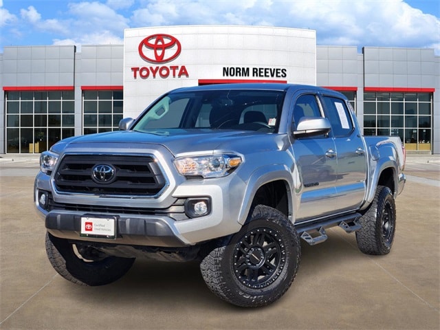 2022 Toyota Tacoma SR5's photo