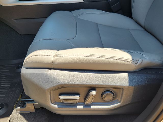 2026 Toyota Tundra SR5 - Photo 18