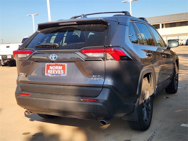 2024 Toyota RAV4 Hybrid XLE Premium photo 3