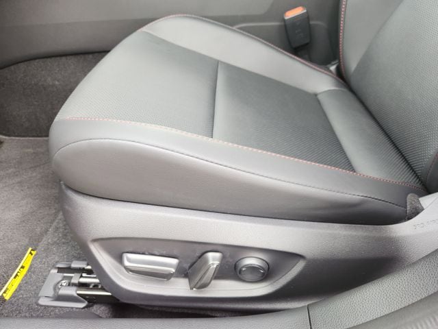 2026 Toyota Prius Plug-in Hybrid XSE - Photo 18