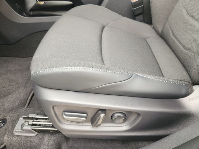 2026 Toyota C-HR SE - Photo 17