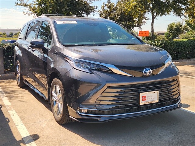2025 Toyota Sienna Limited photo 2