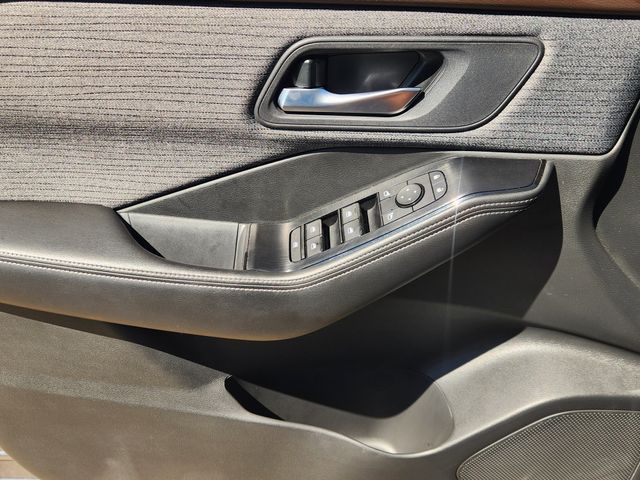 2023 Nissan Rogue SV - Photo 17