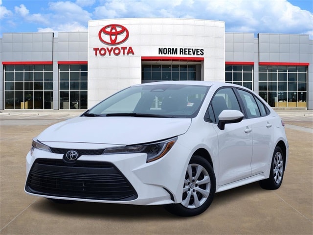 2024 Toyota Corolla LE's photo