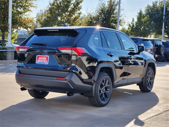 2025 Toyota RAV4 LE photo 3