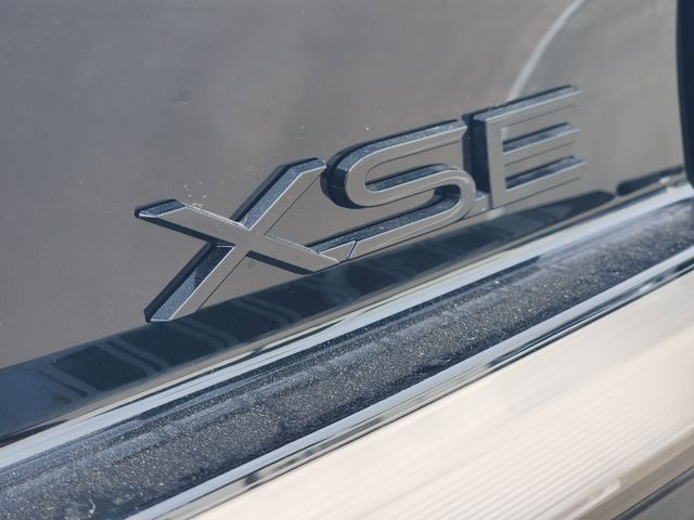 2026 Toyota Prius Plug-in Hybrid XSE - Photo 7