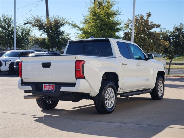 2025 Toyota Tacoma SR5 photo 2