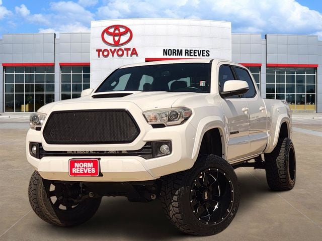 Pre-Owned 2017 Toyota Tacoma TRD Sport