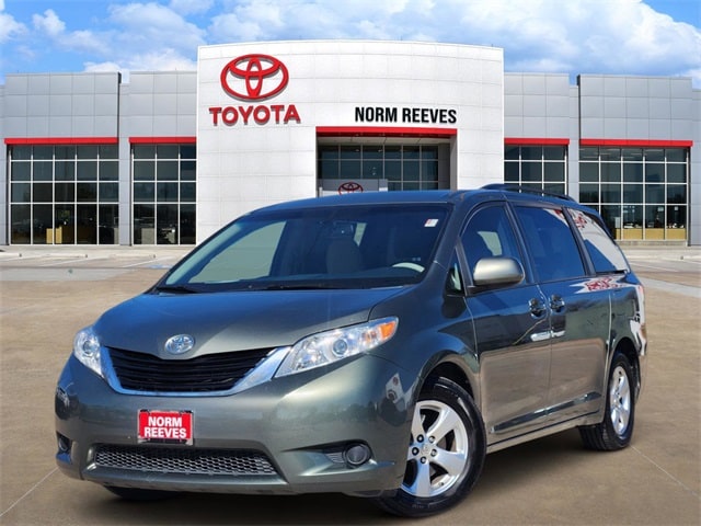 2013 Toyota Sienna Minivan/Van 