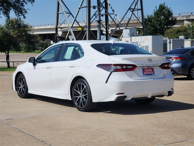 2024 Toyota Camry SE photo 4