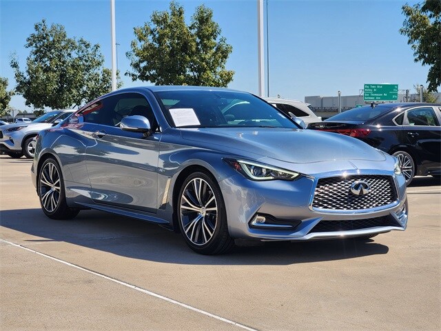 2017 Infiniti Q60 3.0t Premium photo 2