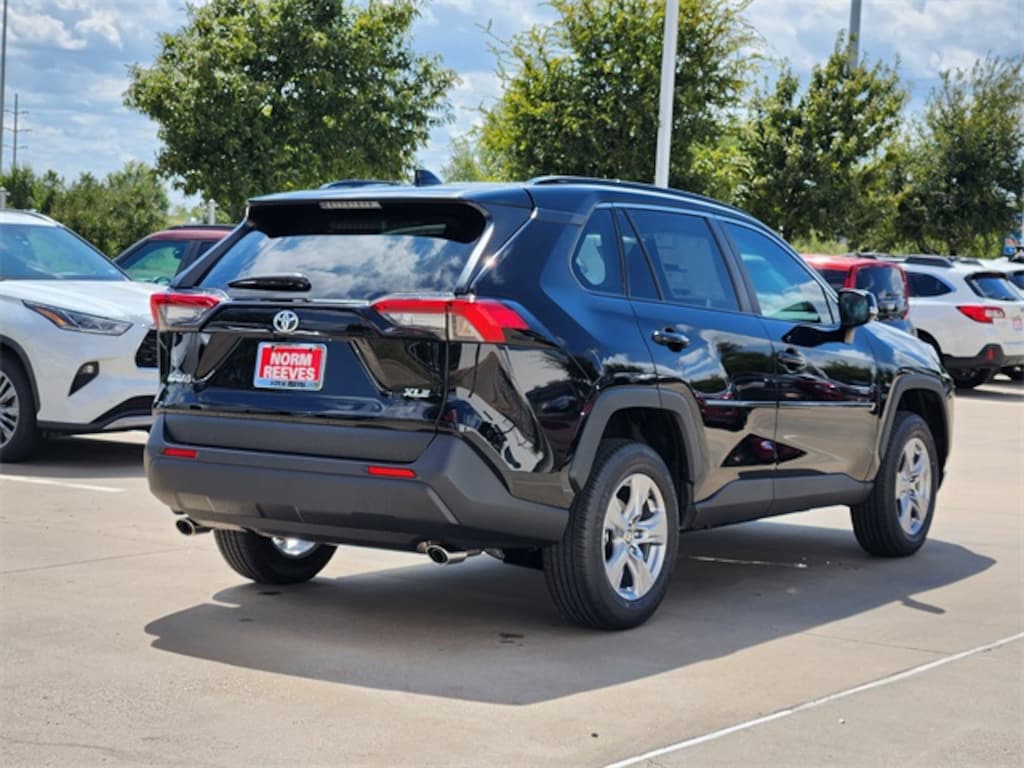 New 2025 Toyota RAV4 XLE SUV