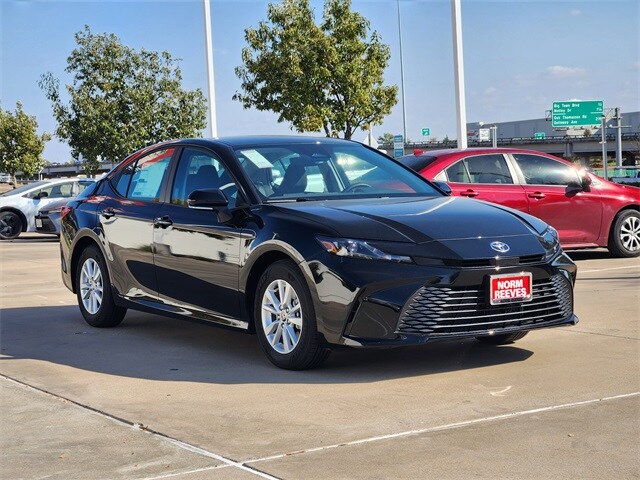 2026 Toyota Camry LE photo 2