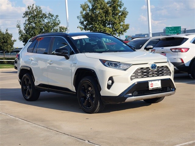 2019 Toyota RAV4 Hybrid XSE photo 2