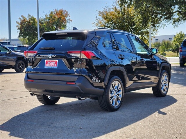 2025 Toyota RAV4 XLE Premium photo 3