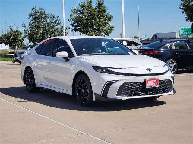 2026 Toyota Camry SE photo 2