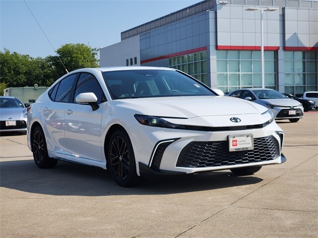 2025 Toyota Camry SE photo 2