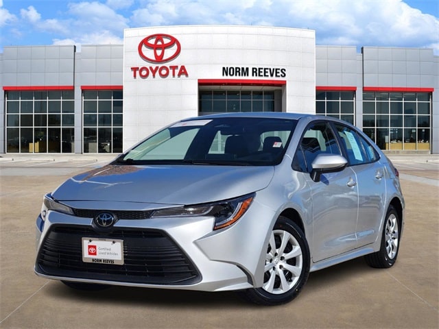 2024 Toyota Corolla LE's photo