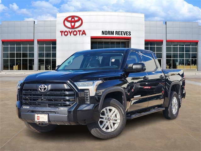 2024 Toyota Tundra SR5's photo