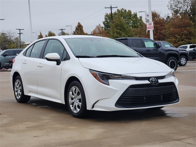 2024 Toyota Corolla LE photo 2