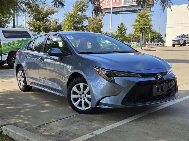 2022 Toyota Corolla LE photo 2