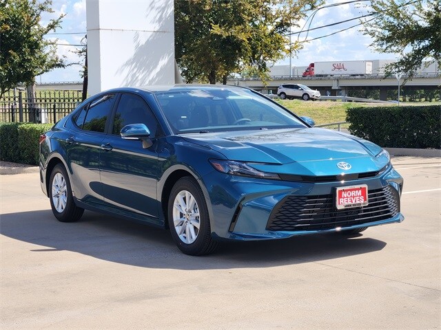 2026 Toyota Camry LE photo 2