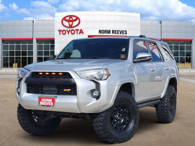 2023 Toyota 4Runner SR5 Premium 4WD V6's photo