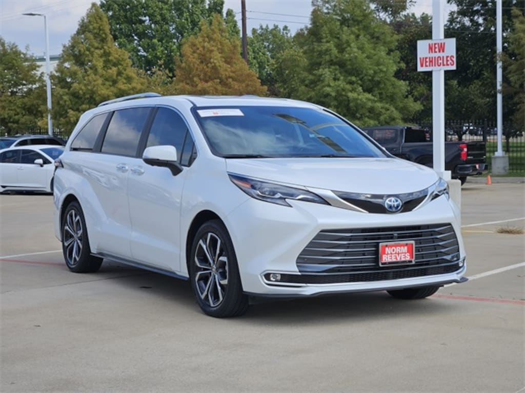 Used 2025 Toyota Sienna Platinum Minivan/Van