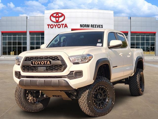 Pre-Owned 2022 Toyota Tacoma SR5