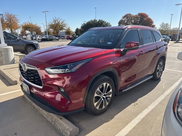 2023 Toyota Highlander XLE's photo