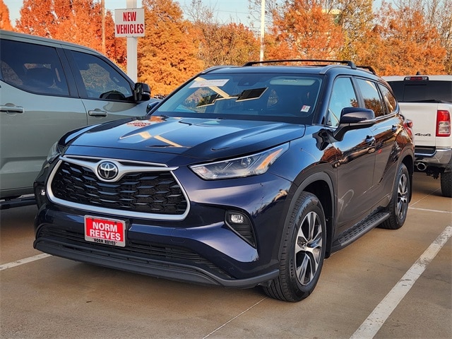 2023 Toyota Highlander XLE's photo