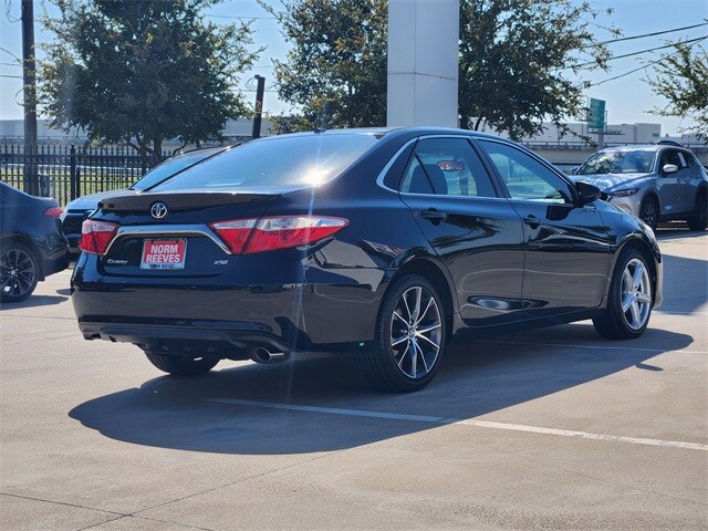2015 Toyota Camry XSE photo 3