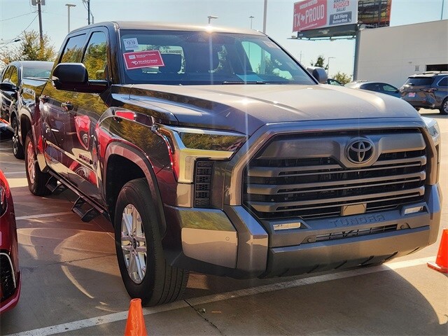 2022 Toyota Tundra SR5 photo 2