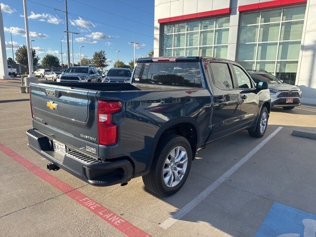 2022 Chevrolet Silverado 1500 Custom photo 3