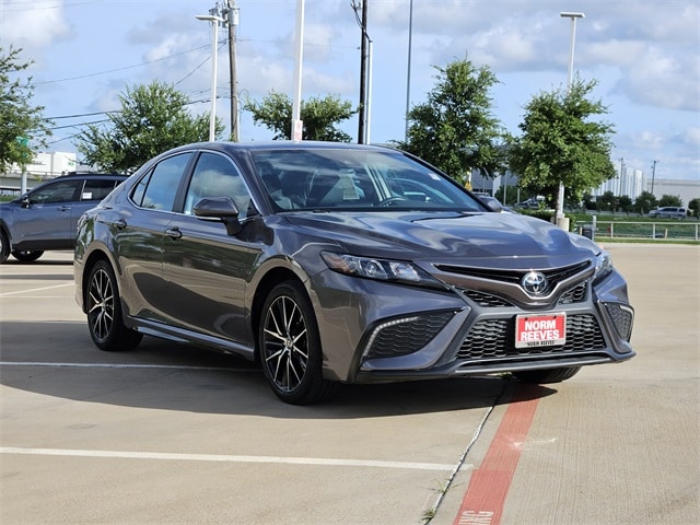 Certified 2022 Toyota Camry SE with VIN 4T1G11AK7NU712356 for sale in Dallas, TX
