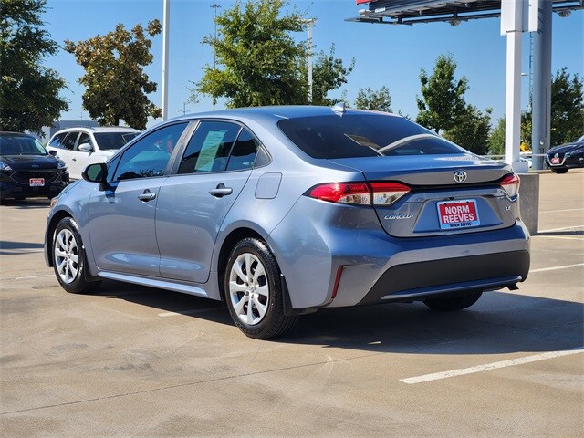 2022 Toyota Corolla LE photo 4