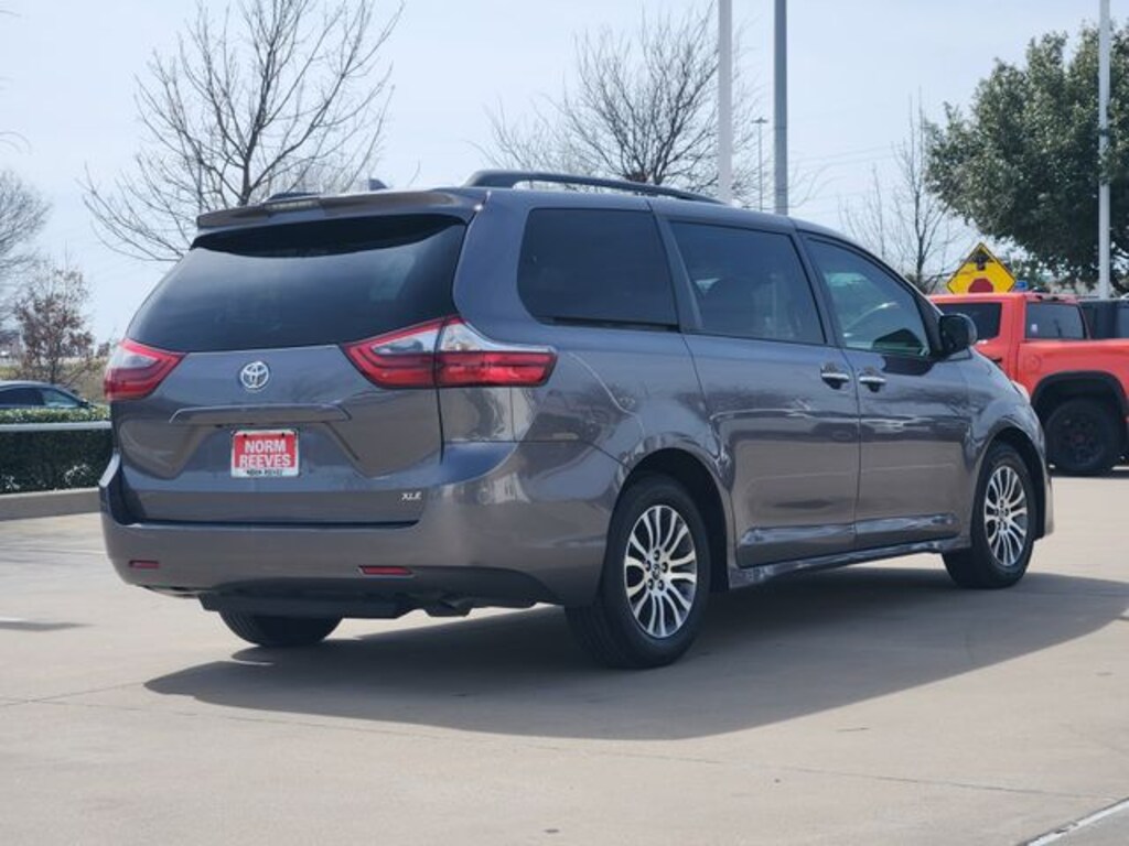 Certified 2020 Toyota Sienna XLE Minivan/Van