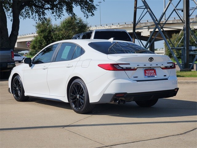 2025 Toyota Camry SE photo 4