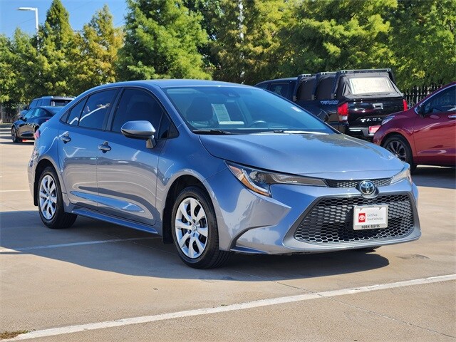 2022 Toyota Corolla LE photo 2