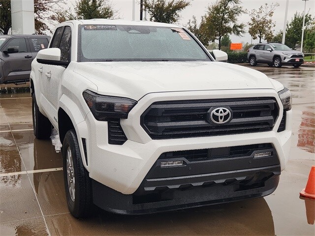 2024 Toyota Tacoma SR5 photo 2