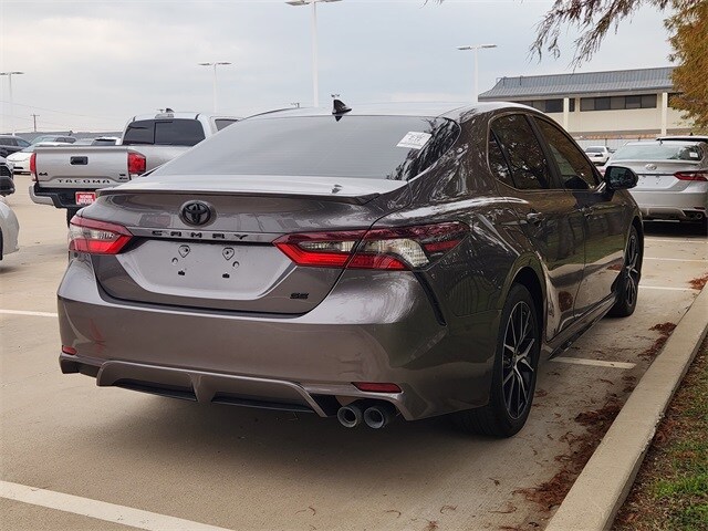 2024 Toyota Camry SE photo 3
